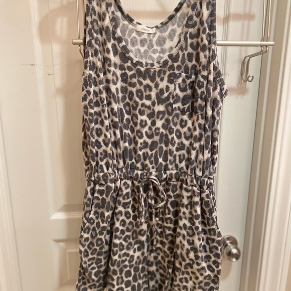Cherish short distressed cheetah romper - Picture 2 of 2